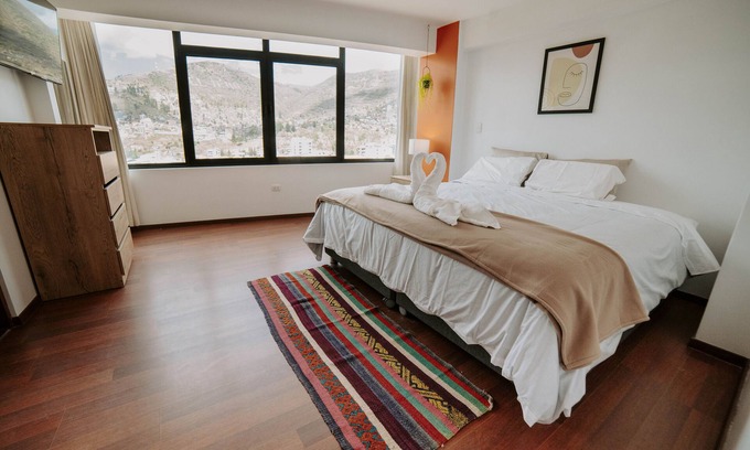 Primavera Apartment | Three Bedroom Apartment w/Balcony Near the City Center in Cusco