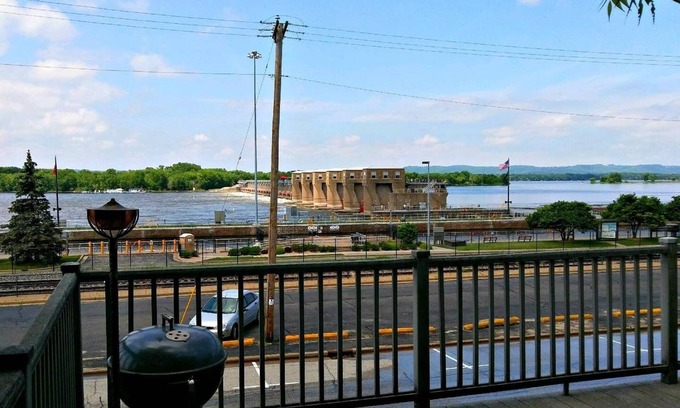 Alma Apartment | Three-Bedroom Apartment with River View