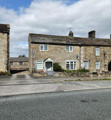 Darley House | Three Bedroom Countryside Cottage