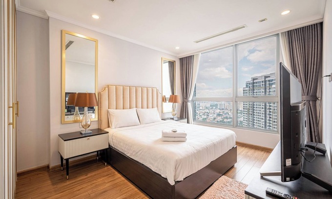 Hang Xanh Apartment | Three-Bedroom Deluxe Apartment