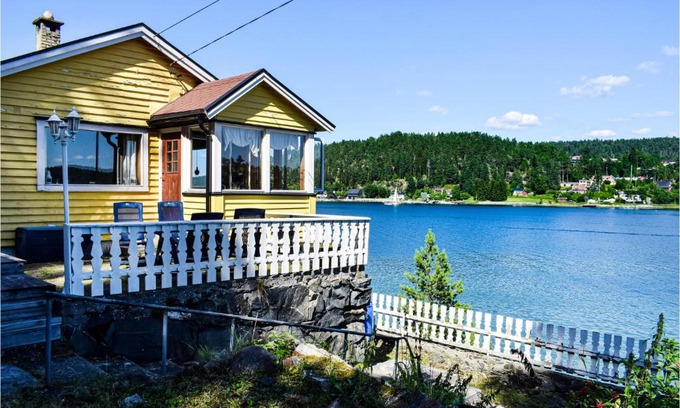 As Municipality House | Three-Bedroom Holiday Home In Nordre Frogn