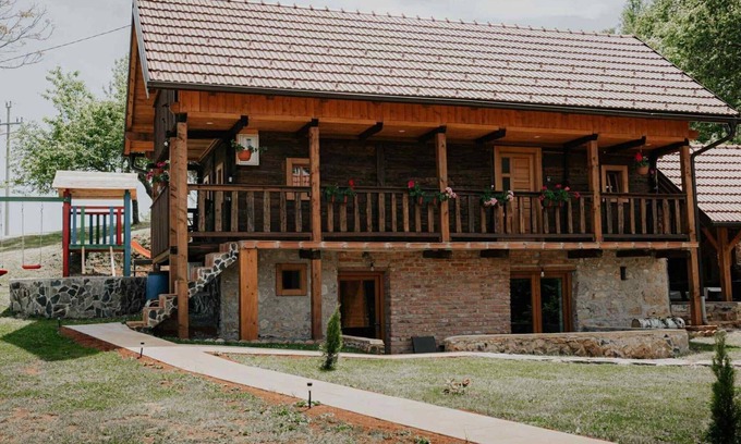 Ribnik House | Three Bedroom Holiday Home with Sauna and Hot-Tub