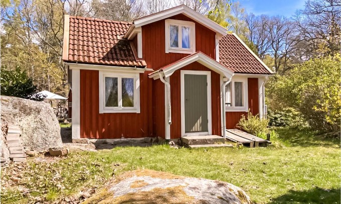 Brakne-Hoby House | Three-Bedroom Holiday Home In Brakne Hoby