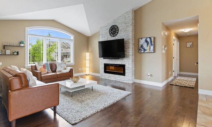 Moncton House | Three-Bedroom Townhouse