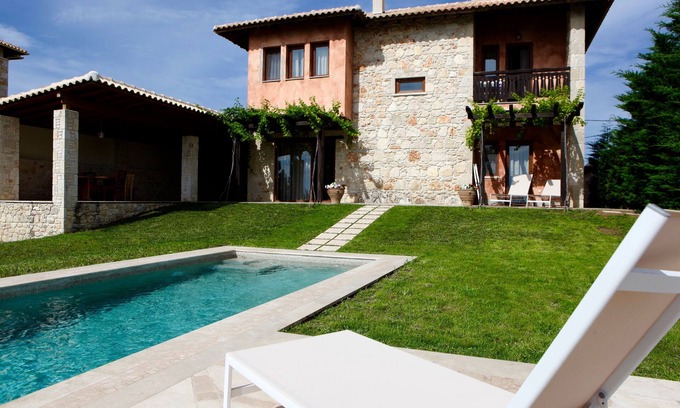 Kriopigi Villa | Three-bedroom Villa with private pool
