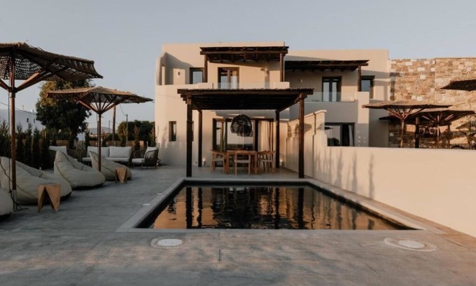 Plaka Villa | Three-Bedroom Villa With Private Pooll n