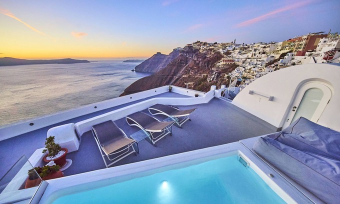 Fira Villa | Three bedroom villa with Caldera view and heated Jacuzzi pool