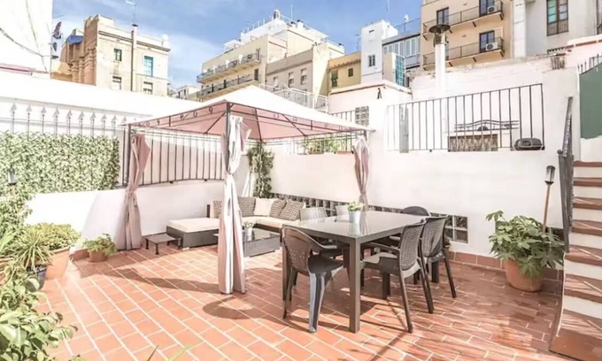 El Raval Apartment | Three bedrooms with terrace. Ramblas