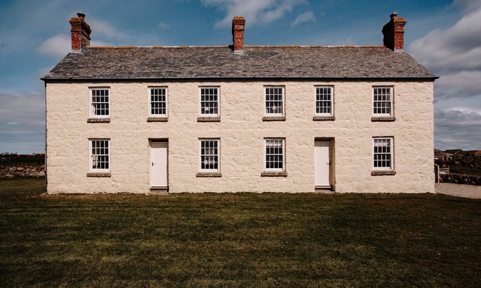 Saint Martin Cottage | THREE CHIMNEYS, pet friendly, with open fire in Porthgwarra