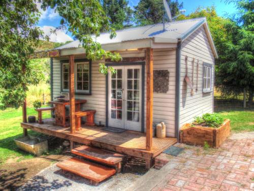 Burkes Pass House | Three Creeks Cottage Gateway to Tekapo and The MacKenzie District