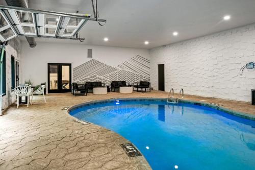 Caton House | Three Firefly Mountain Suites by AvantStay Sleeps 18 Indoor Pool Game Room and Firepits