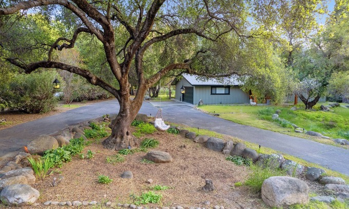 Three Rivers House | Three Oaks - Perfectly designed getaway!