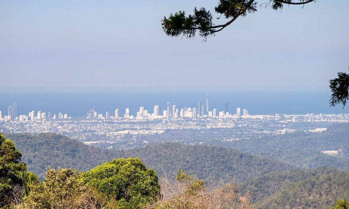 Mount Tamborine Apartment | Three Pines Tiny Home Your Mountain Escape