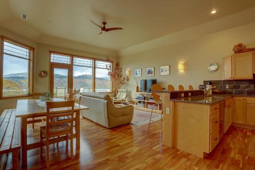 Hood River House | Three Rivers 30 day minimum