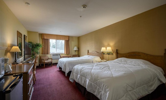 Sedro-Woolley Hotel | Three Rivers Inn Sedro Woolley