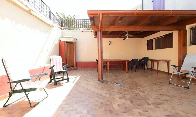 Centro Commerciale Apartment | three-room apartment at 80 m. from the beach