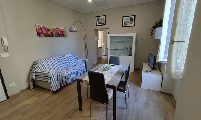 Diano Marina Apartment | Three-room renovated apartment in the heart pedestrian island 1 floor, 1minute from the beaches.