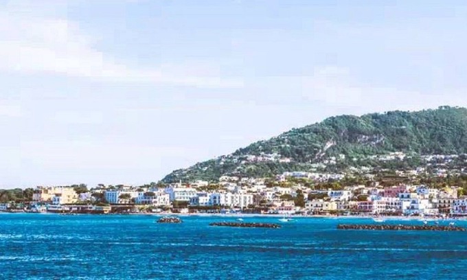 Ischia Porto Apartment | Three-roomed Residence in the center of Ischia Porto