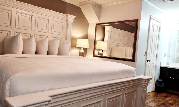 Talbot's Corner House | Three Rooms And a Chauffeur (NOT shared)