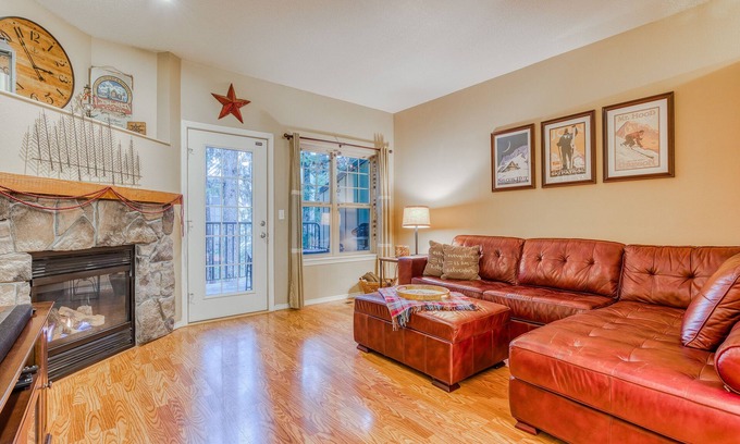 Government Camp Condo | Three-story retreat with a gas fireplace plus access to pool, hot tub, & sauna
