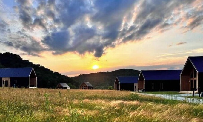 Stanton Cabin | Three Suns Cabins - Full Rental - 8 Cabins