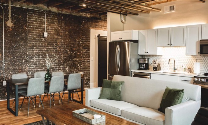 Jonesville Apartment | Three Trails 2 Bedroom Downtown | Wine Country | Rooftop Deck