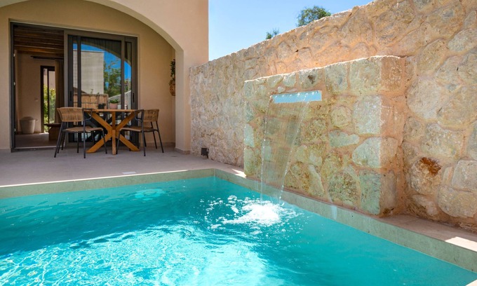 Kouramades Villa | Throubi Villa: 2BR Corfu Retreat - Pool, WiFi, 7min to Airport