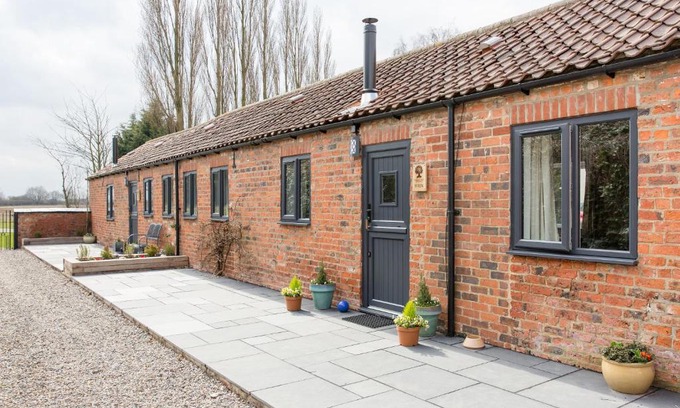 Sutton on the Forest House | Thrush Nest Cottages - Wren Cottage sleeps 4, 2 bedrooms & Stable Cottage sleeps 2, 1 bedroom