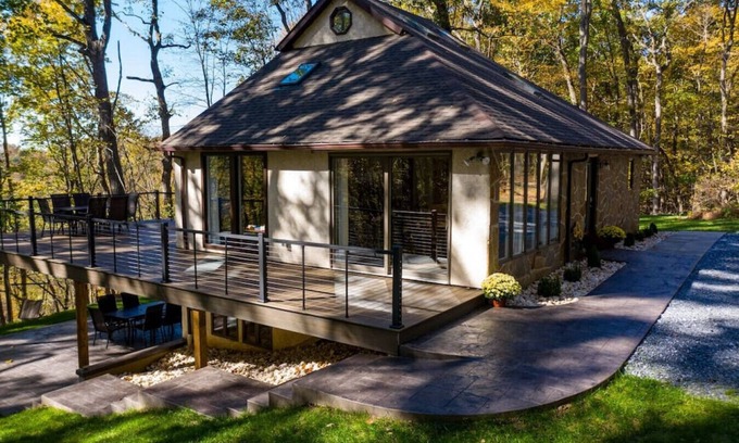 Lewisville Cottage | Thunder Hill Retreat - Spacious/Deck/Hot tub