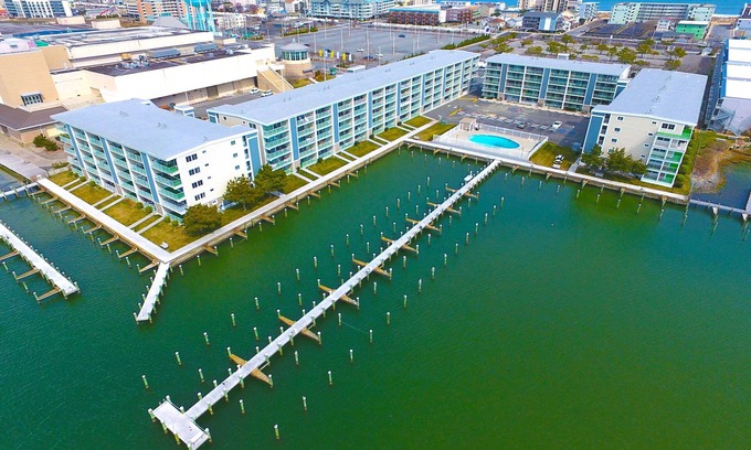 Midtown Ocean City Condo | Thunder Island 128C-Baywater 39th St, Free WiFi, Pool, Elev, W/D, AC