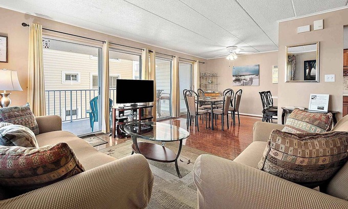 Midtown Ocean City Condo | Thunder Island 75B Su