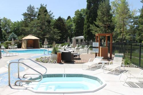 Sparks Resort | Thunderbird Resort Club