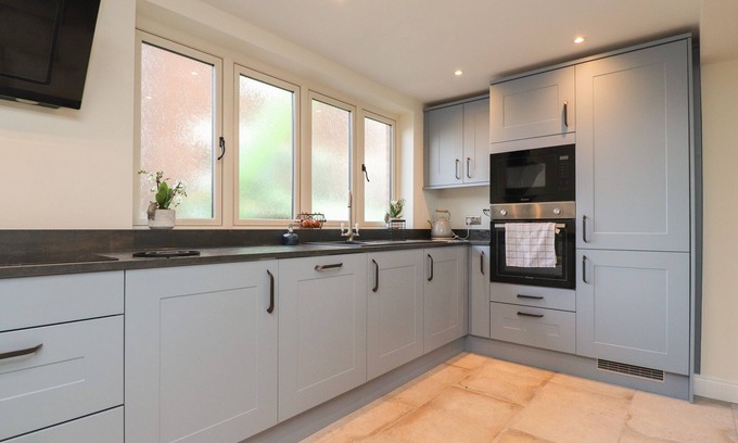 Wesham Cottage | THY OWD STY, pet friendly, with open fire in Kirkham