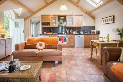 Dre-fach Felindre House | Thyme Lodge Newcastle Emlyn