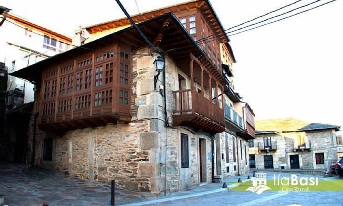 Puebla de Sanabria Cottage | Tia Basi Cottage for 8 people
