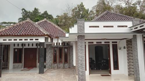 Cilimus House | Tiara Homestay