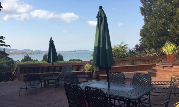 Tiburon House | Tiburon . 4BR. 4BA 4000 Sq. Ft. home on pvt. lane close to SF BAY water views