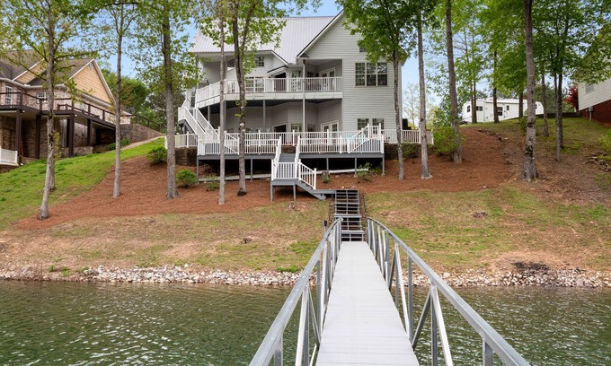 Houston House | Ticket to Paradise- Two story dock! Fire pit for night fun!