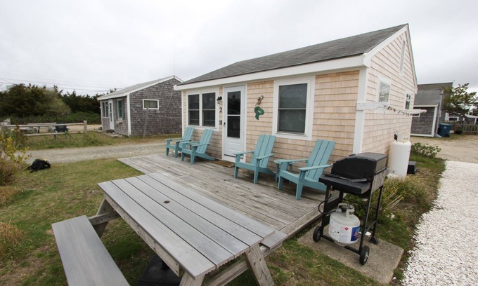 East Sandwich Cottage | Tidal View 2 - Bright & airy cottage across the street from the beach
