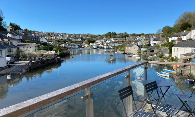 Noss Mayo House | TIDAL WATERS, pet friendly, country holiday cottage in Noss Mayo