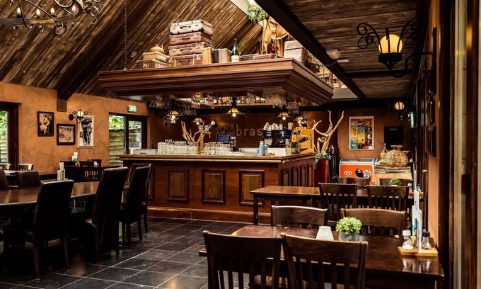 Municipality of Epe Ski Chalet | Tidy furnished chalet with a combi microwave, in the Veluwe