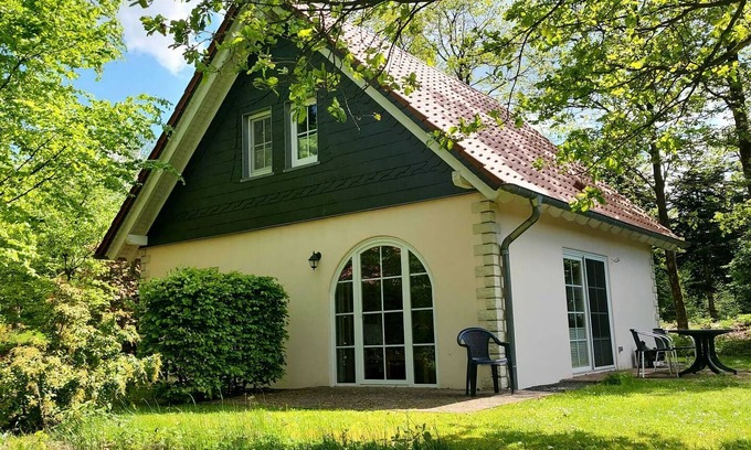Halenfeld Villa | Tidy house with sauna and steam bath, in a forest