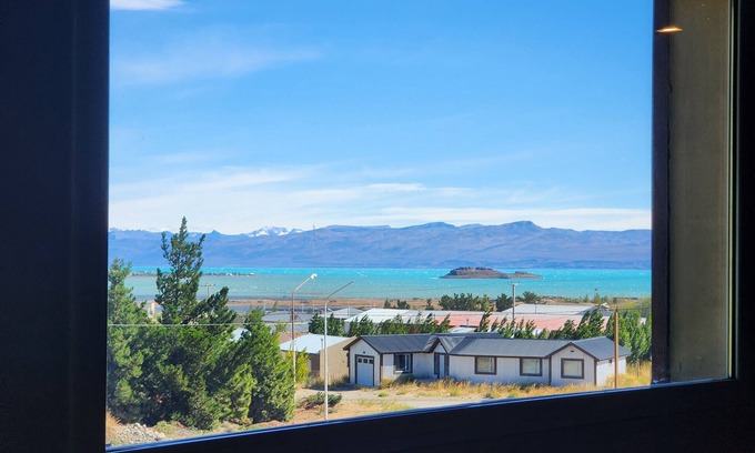 Macrozona Meseta Cerro Calafate Hotel | Tierra Tehuelche