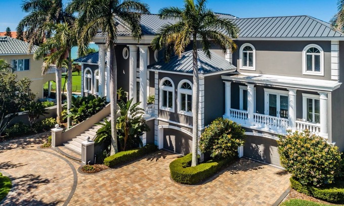Tierra Verde House | Tierra Verde Sunset Point Waterfront Mansion