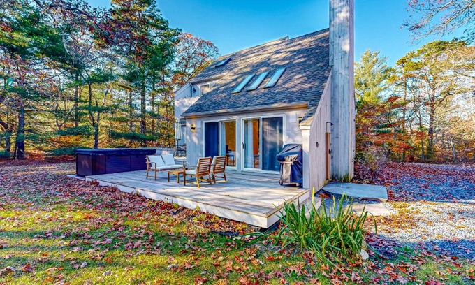 Lagoon Heights House | Tiffany's Treasure