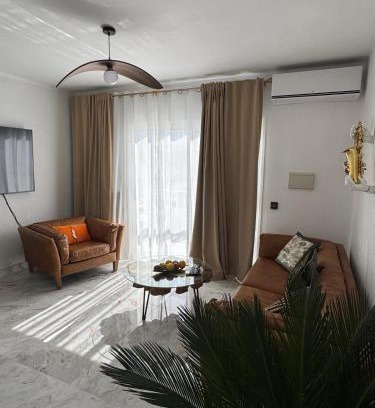 Los Mojones Apartment | Tiger's eye