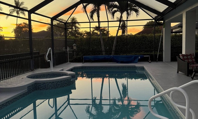 Marco Island House | Tiger Tail Beach area private pickleball, basketball, tennis and bocce courts