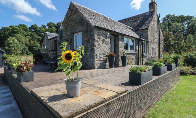 Grandtully House | TIGH NA RATHAID, family friendly, with open fire in Aberfeldy