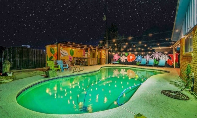 Pasadena House | Tiki Bar Pool 4BRs Casa Delight Pasadena