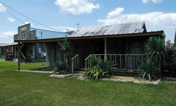 Minden House | Tiki Cabin @ Yellow Rose Canyon